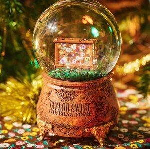 NIB Taylor Swift The Eras Tour Acoustic Piano Snow Globe ❄️